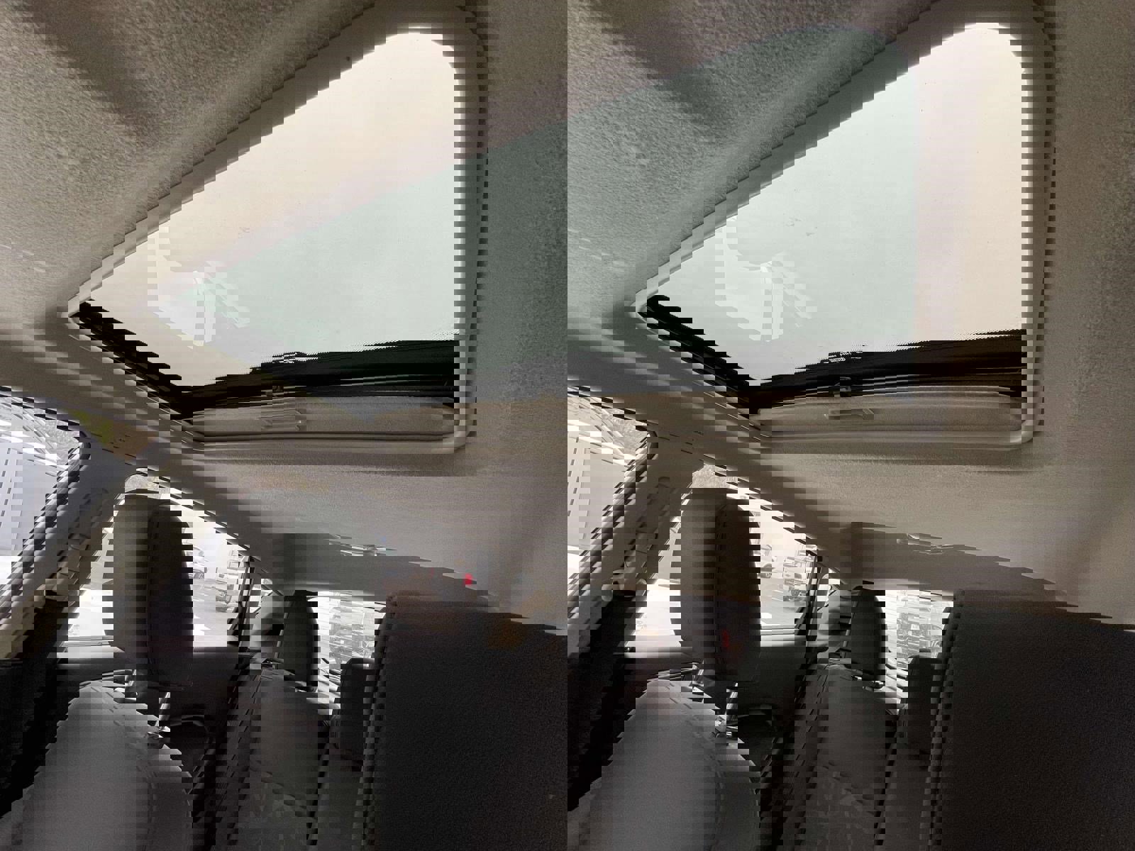 Used 2012 Ford Fiesta SE w/ Moon & Mood Pkg image 15