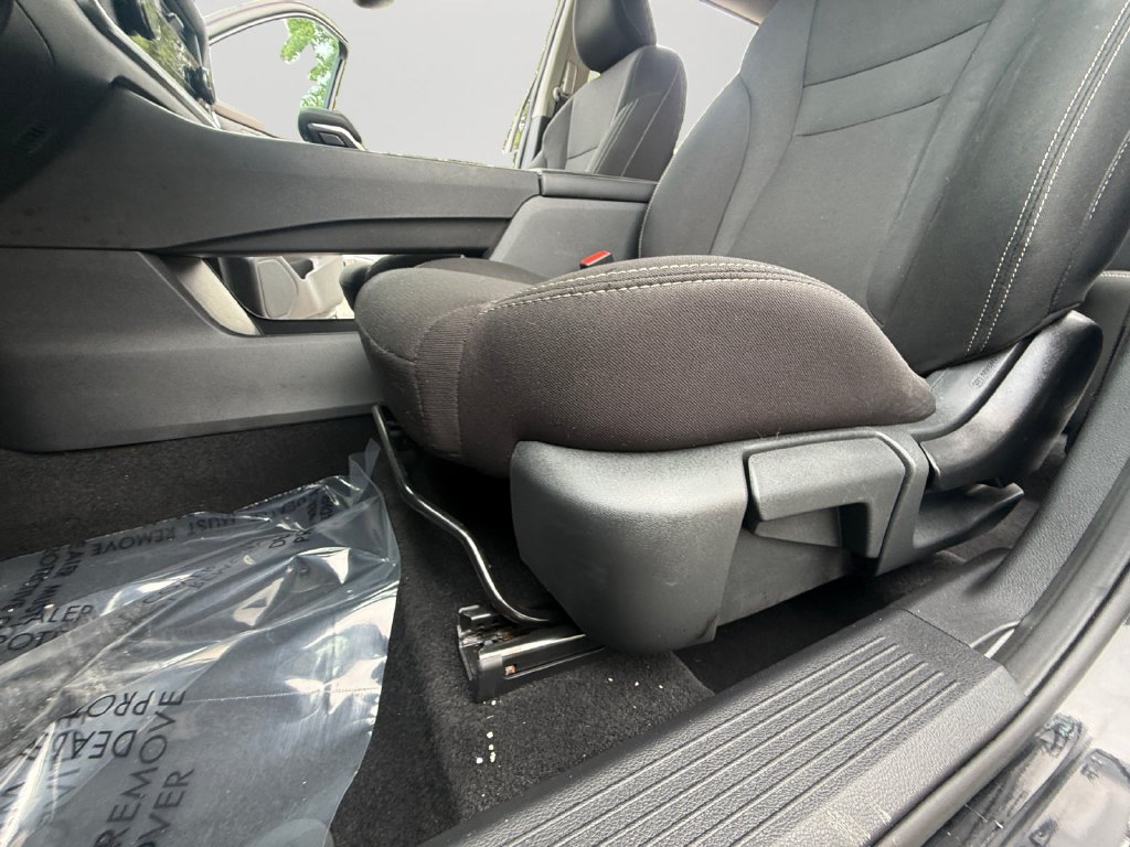 Used 2023 Nissan Rogue S AWD/4WD image 24