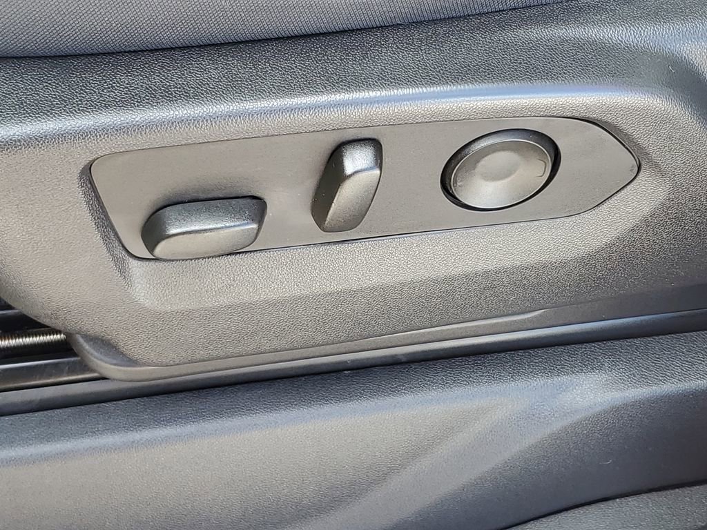 Certified 2022 Chevrolet Silverado 1500 Custom image 19