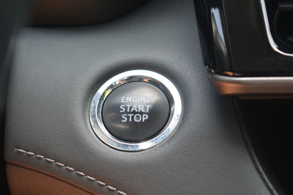 Used 2023 Toyota Highlander Limited AWD/4WD image 16