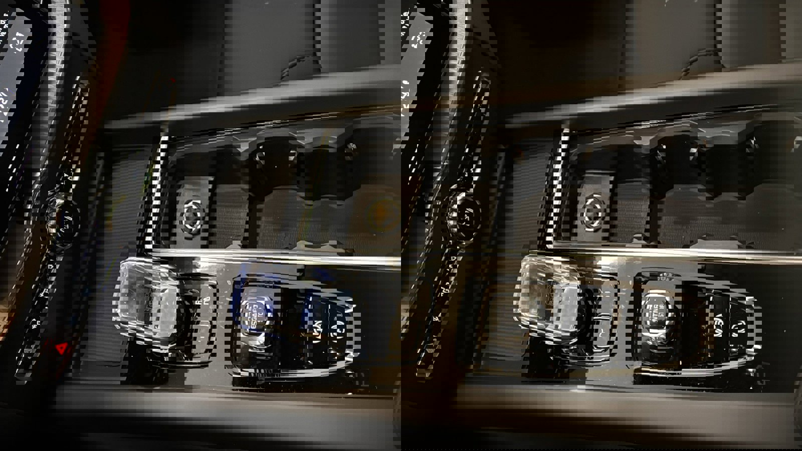 New 2026 Volvo XC60 T8 Plus w/ Protection Package Premier image 19