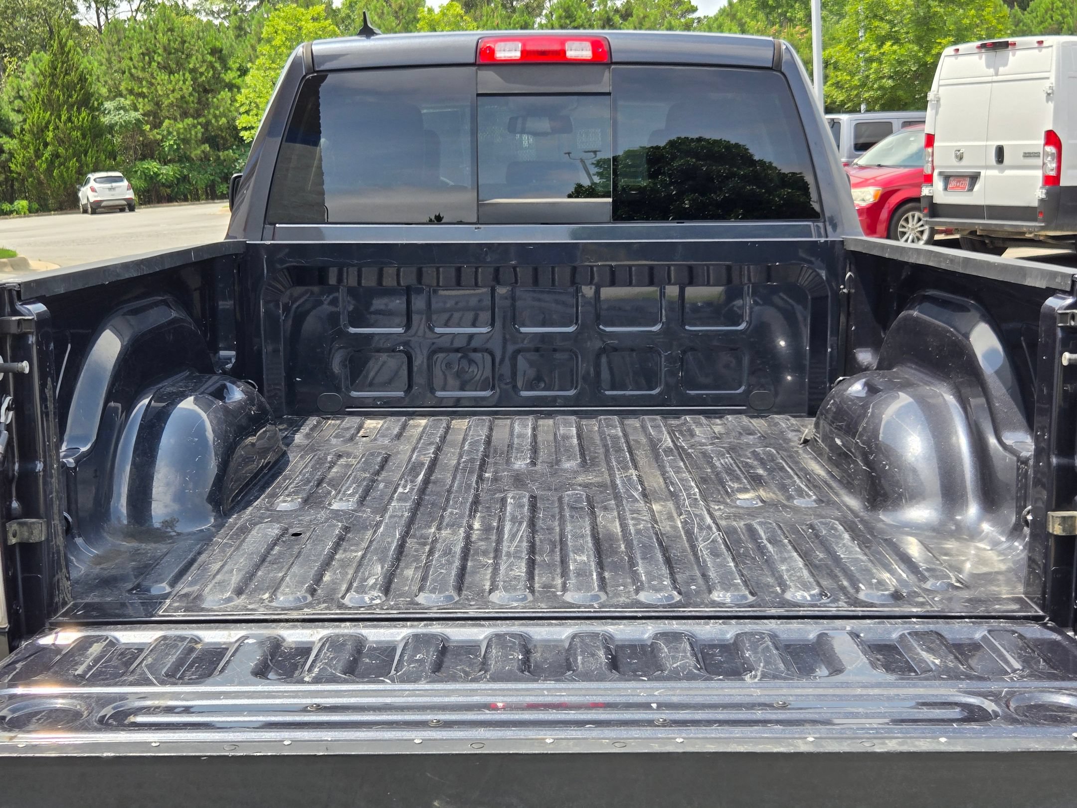 Used 2016 RAM 1500 Laramie w/ Convenience Group AWD/4WD image 18