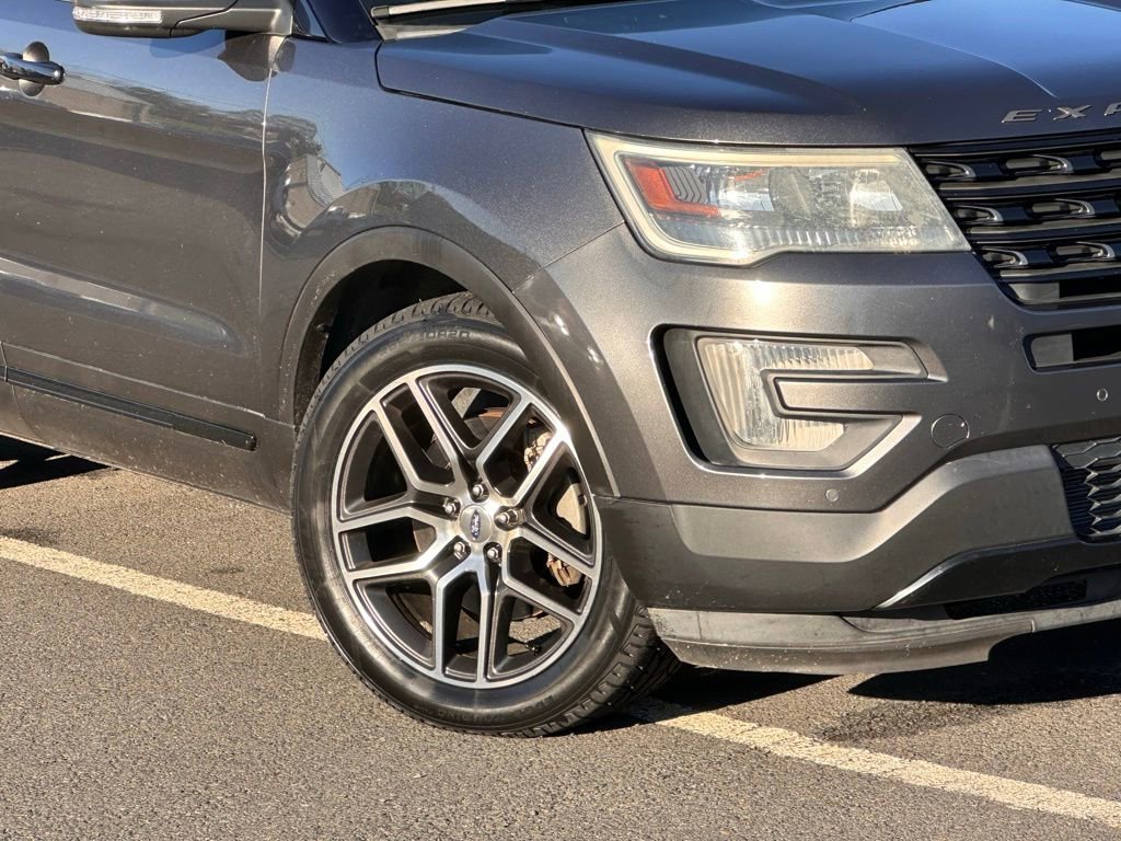 Used 2016 Ford Explorer Sport w/ Equipment Group 401A AWD/4WD image 38