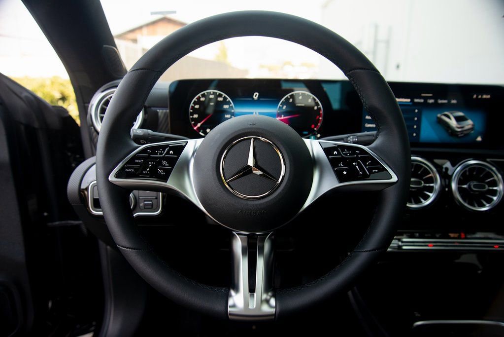 Certified 2025 Mercedes-Benz CLA 250 4MATIC image 34