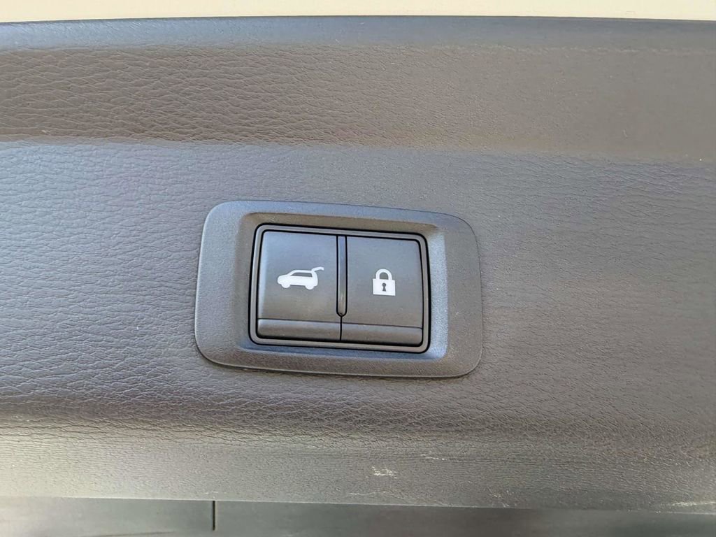 Used 2024 Mitsubishi Outlander SE image 15