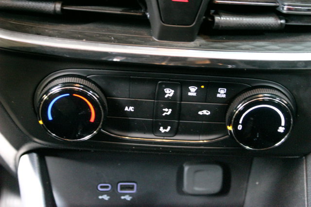 Used 2024 Buick Encore GX Preferred FWD image 25