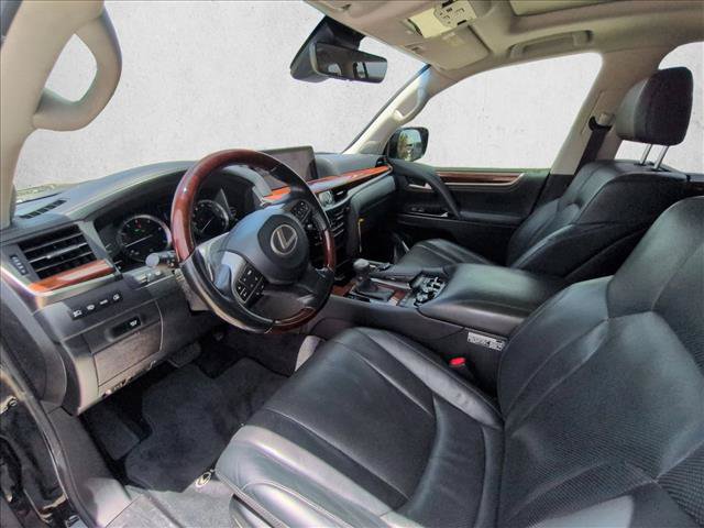 Used 2017 Lexus LX 570 4WD w/ Luxury Package image 10