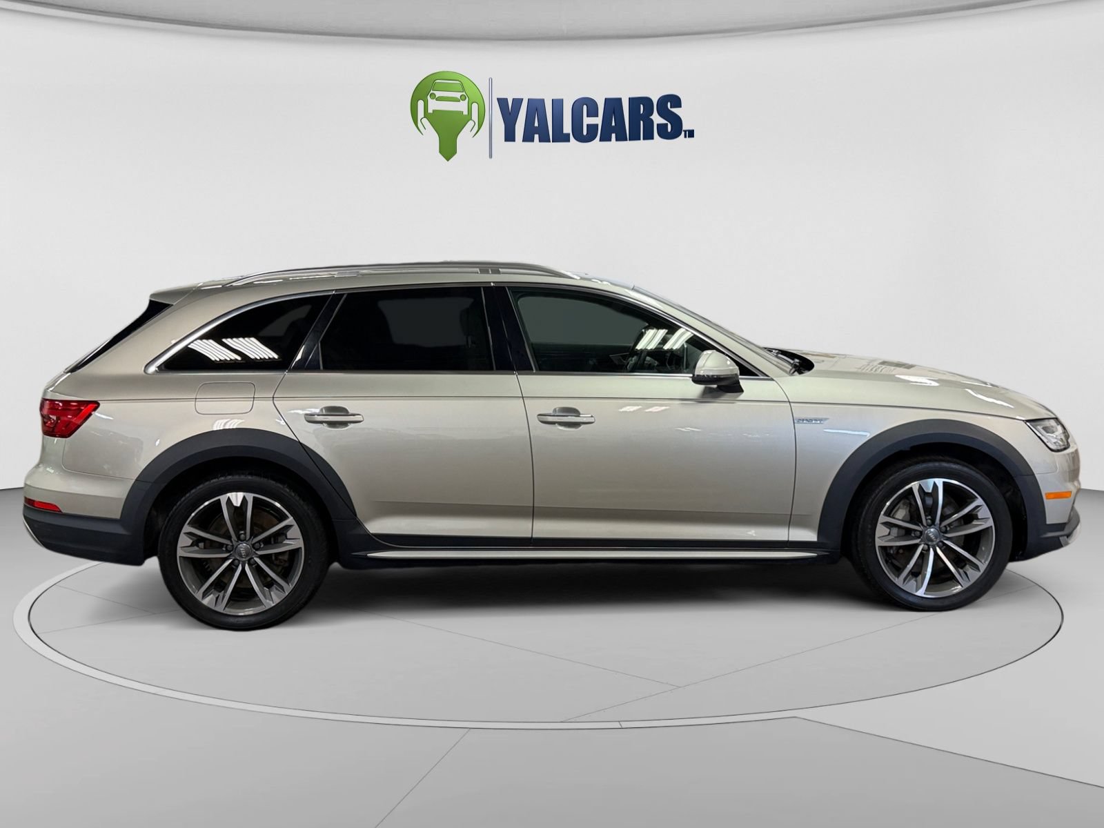 Used 2017 Audi A4 2.0T allroad Premium Plus w/ Technology Package AWD/4WD image 6