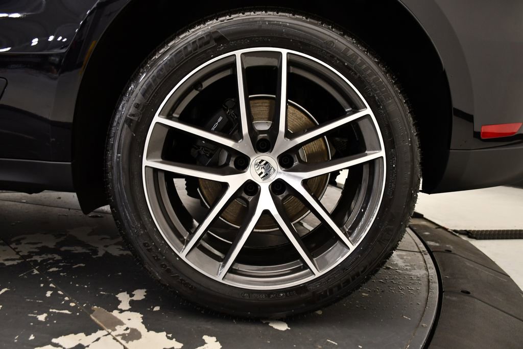 Used 2025 Porsche Macan image 15