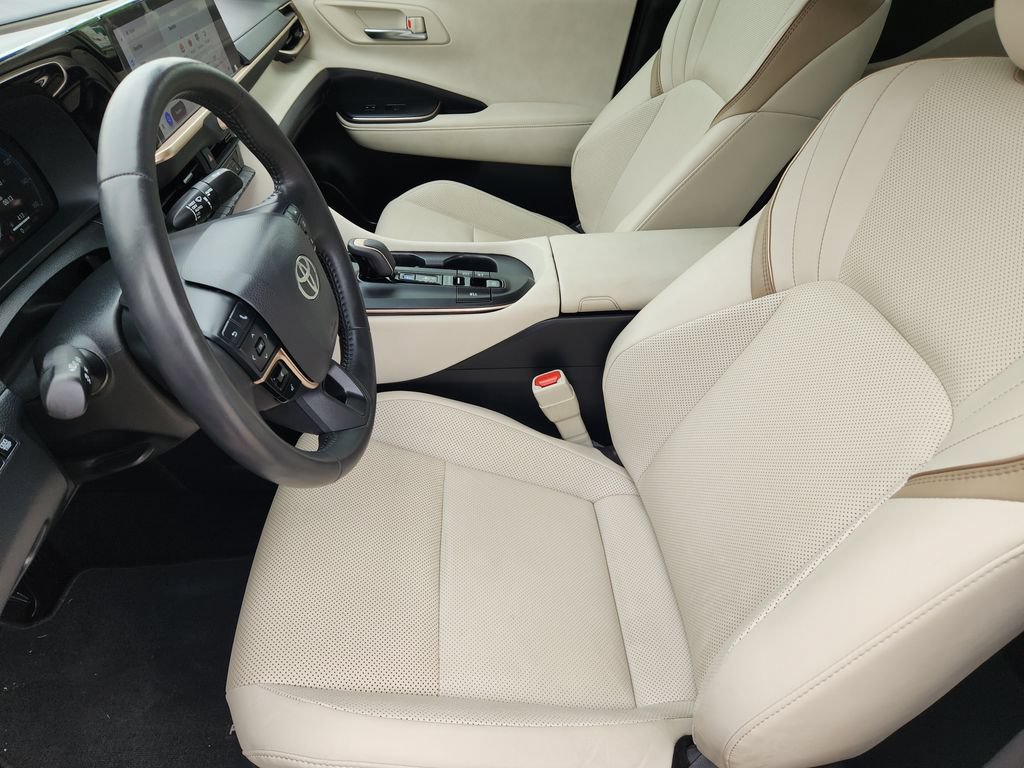 Certified 2023 Toyota Crown AWD/4WD image 15