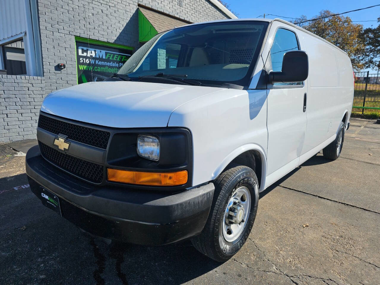Used 2015 Chevrolet Express 2500 Extended image 2
