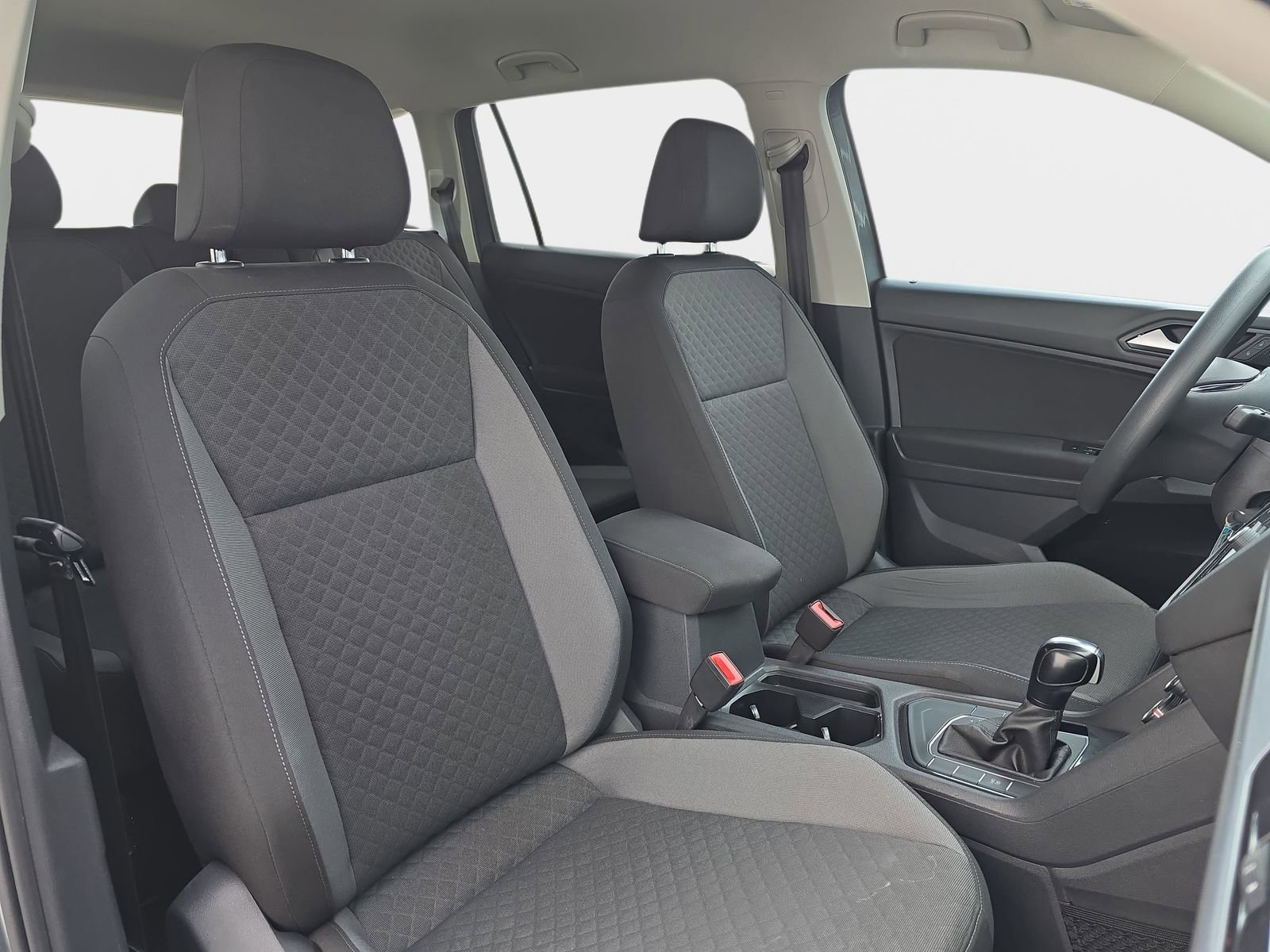 Used 2020 Volkswagen Tiguan S image 12