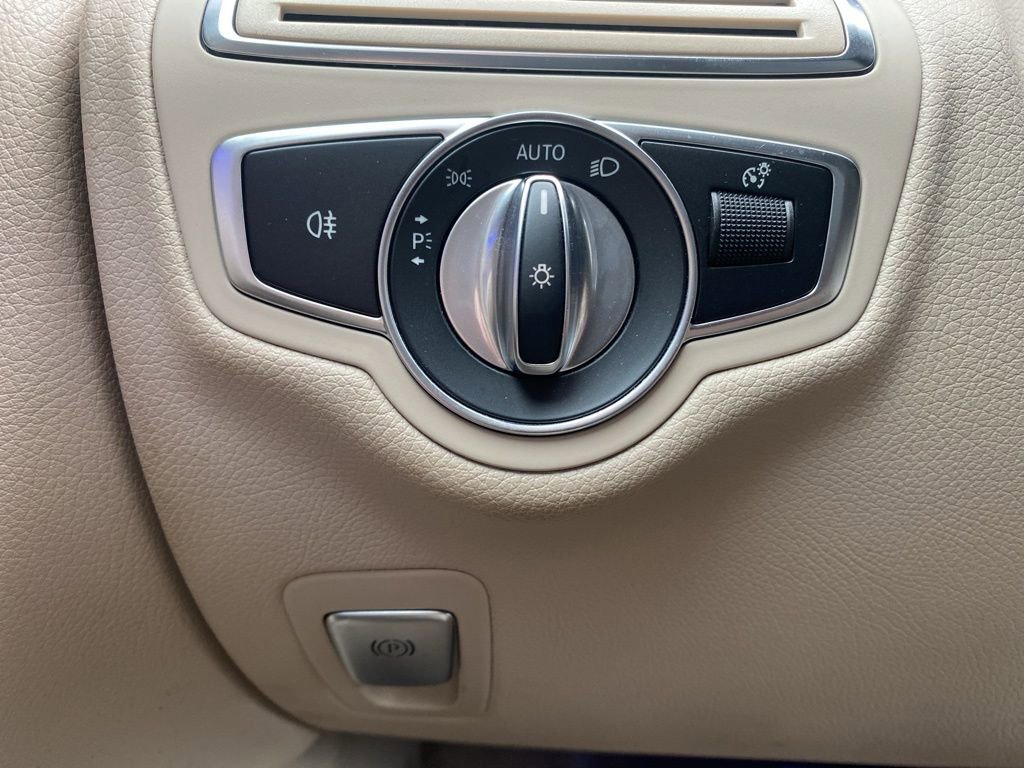 Used 2019 Mercedes-Benz C 300 4MATIC Cabriolet image 22