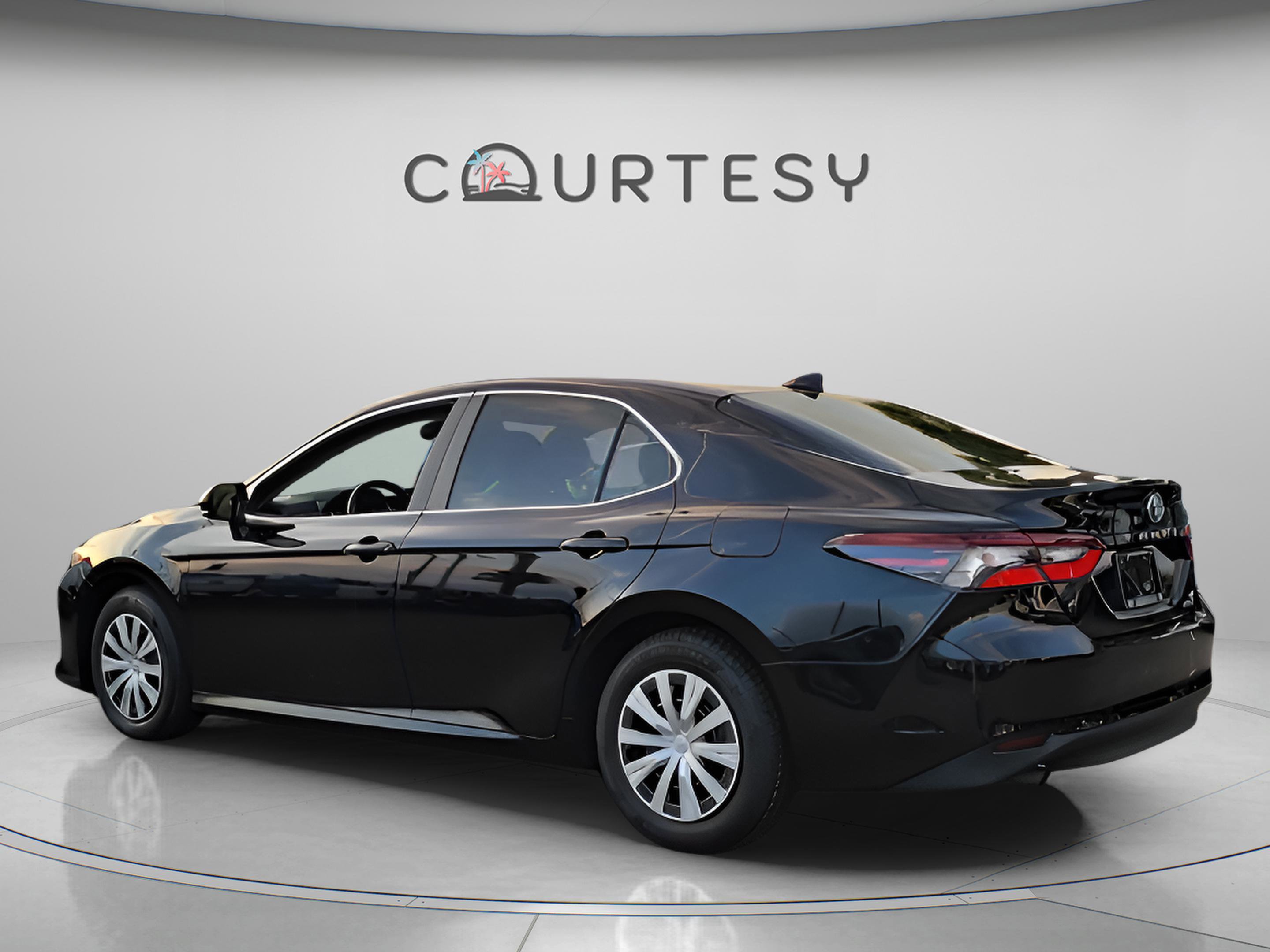 Certified 2023 Toyota Camry LE image 3