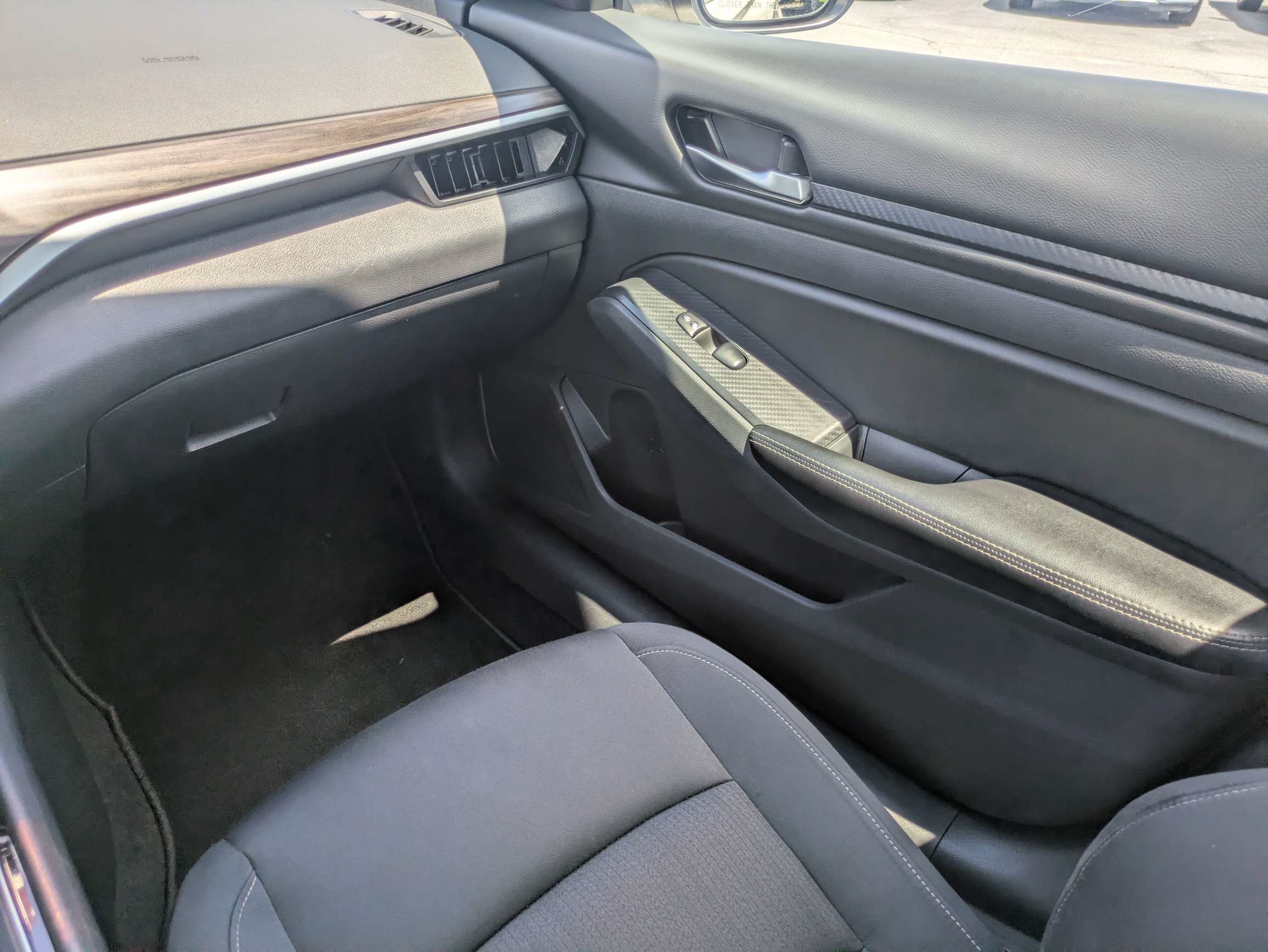 Used 2024 Nissan Altima 2.5 SV FWD image 10