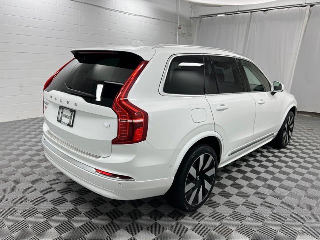 Used 2024 Volvo XC90 T8 Plus w/ Protection Package Premier AWD/4WD image 5