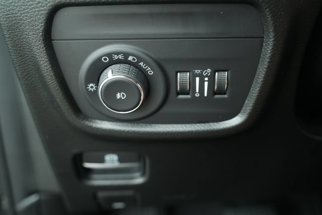 Used 2021 Jeep Grand Cherokee L Limited AWD/4WD image 36