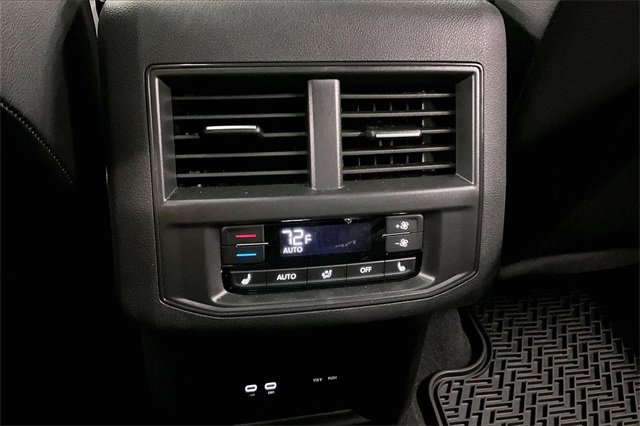 Used 2022 Volkswagen Atlas SEL Premium image 30