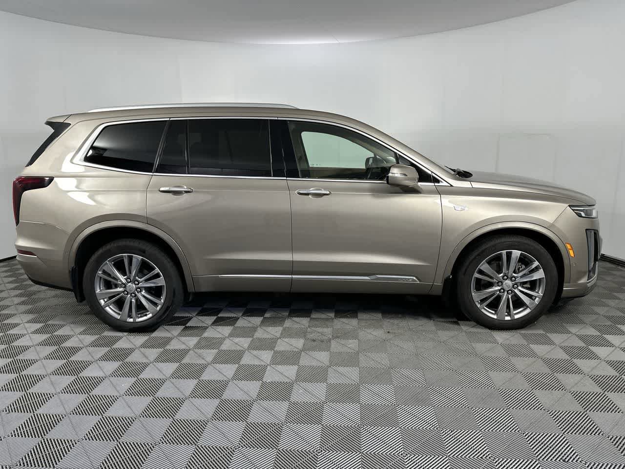 Used 2023 Cadillac XT6 Premium Luxury w/ Platinum Package AWD/4WD image 15