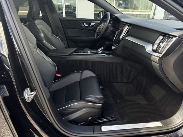 Used 2024 Volvo S60 B5 Plus image 28