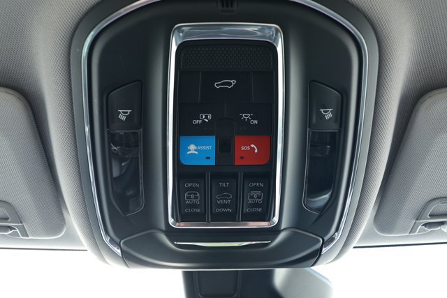 Used 2023 Jeep Grand Cherokee L Limited w/ Luxury Tech Group II AWD/4WD image 22