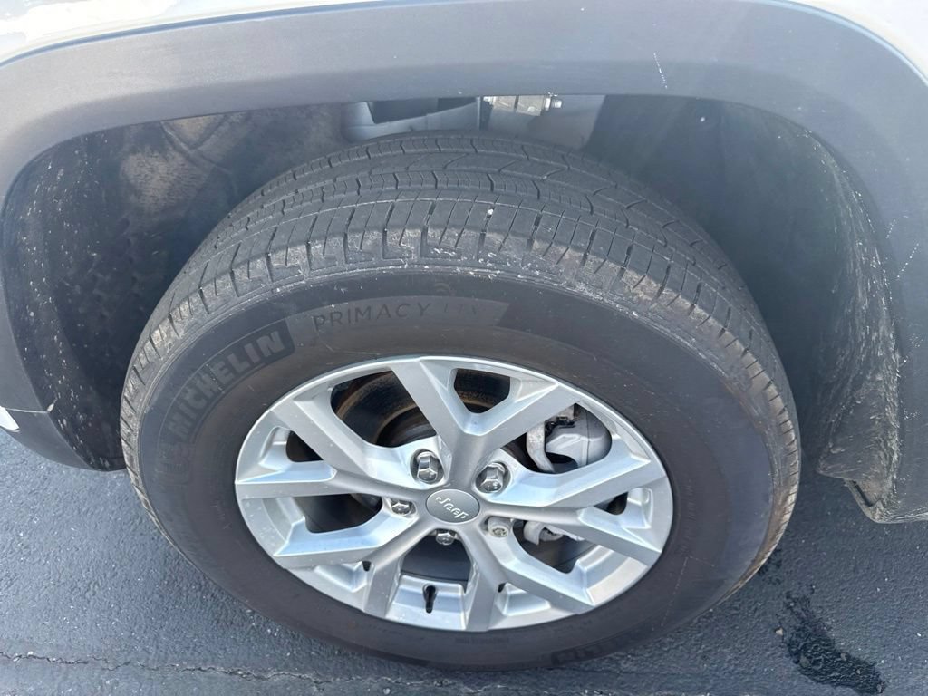 Certified 2023 Jeep Grand Cherokee Limited AWD/4WD image 9