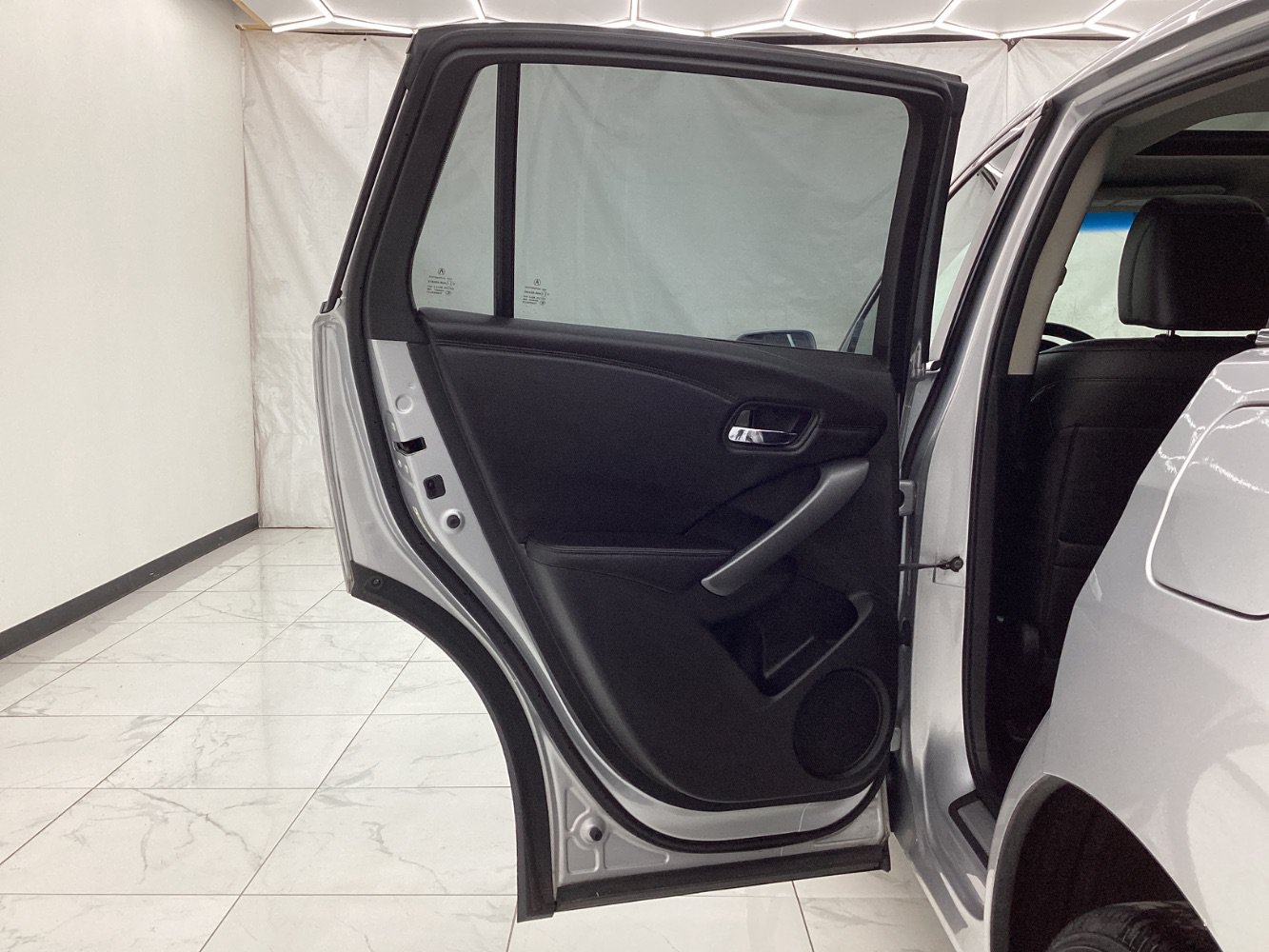 Used 2015 Acura RDX w/ Technology Package AWD/4WD image 24