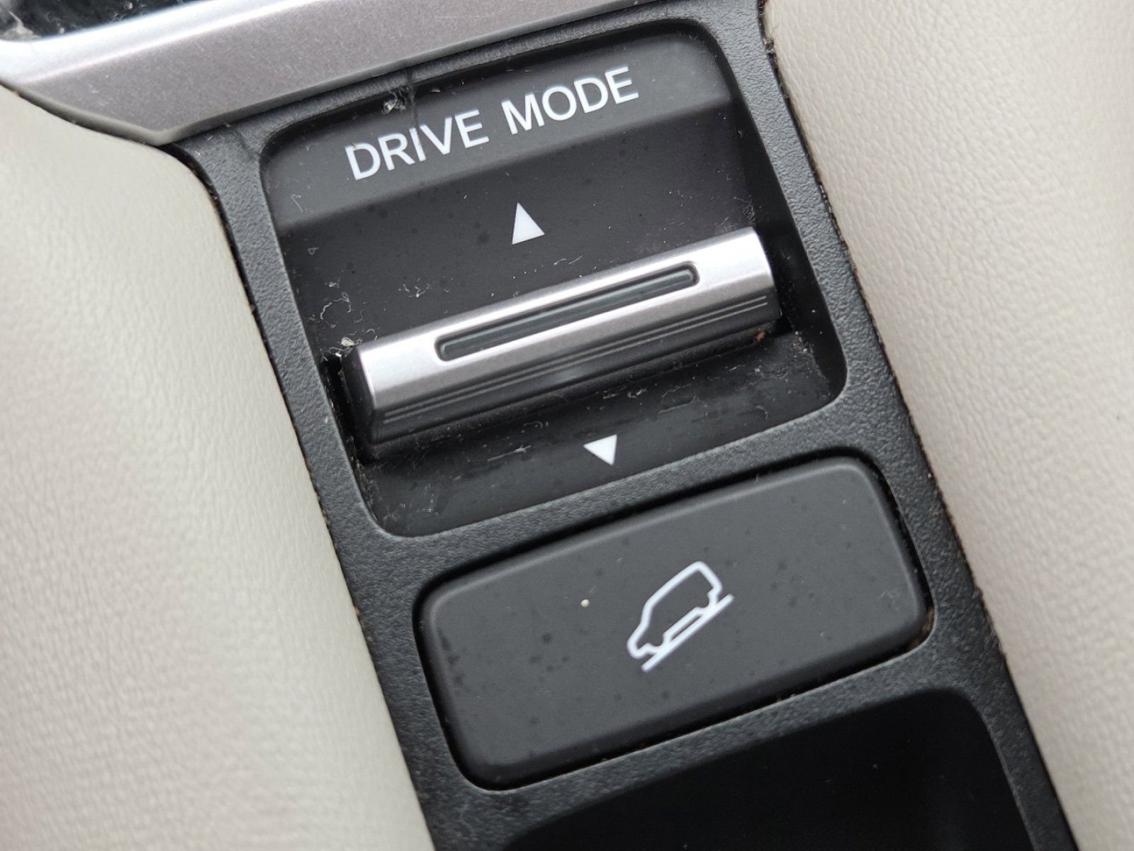 Certified 2024 Honda HR-V EX-L image 10