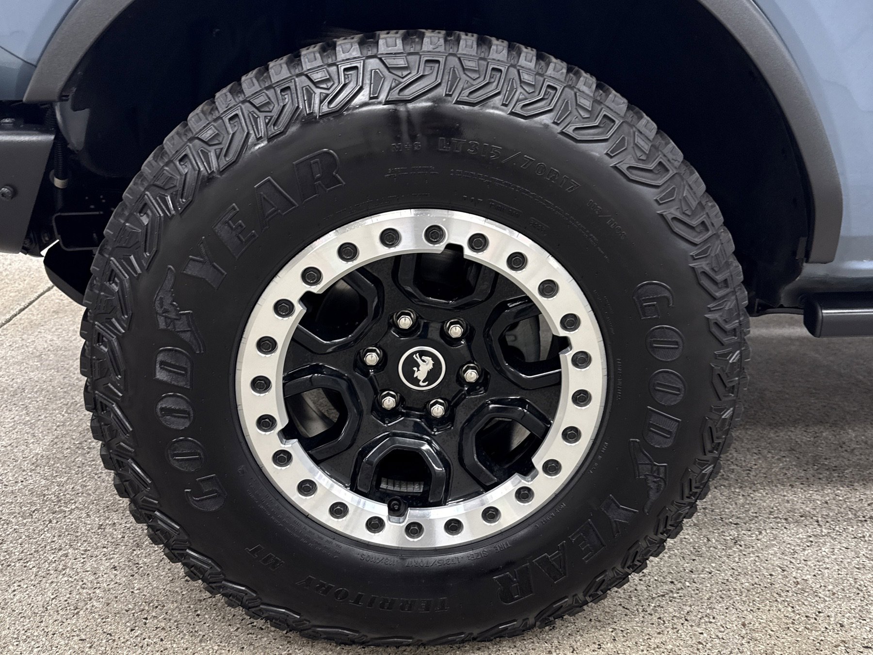 Used 2023 Ford Bronco Wildtrak image 2