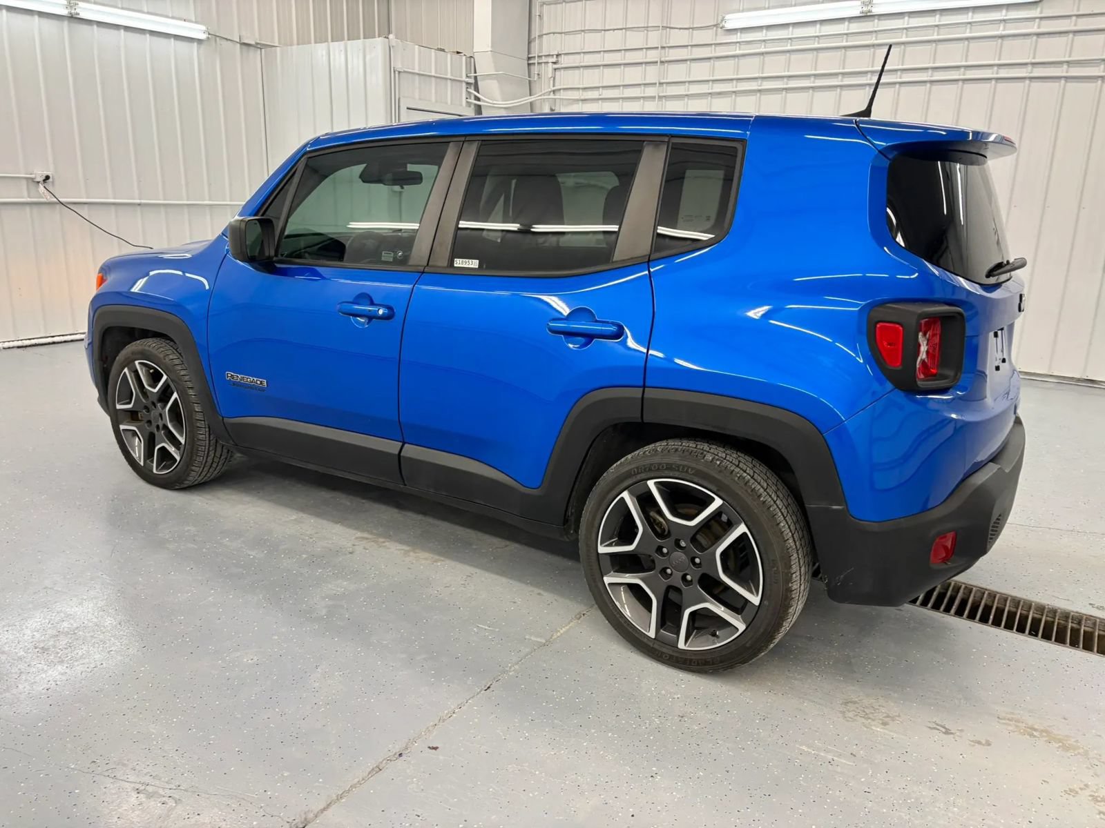 Used 2020 Jeep Renegade Sport FWD image 3