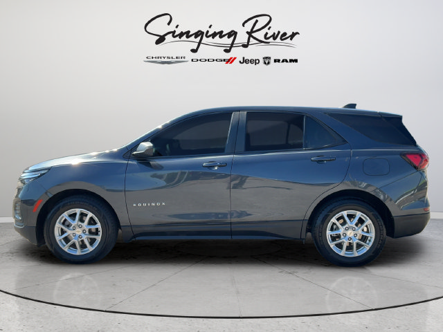 Used 2022 Chevrolet Equinox LS w/ LS Convenience Package FWD image 4