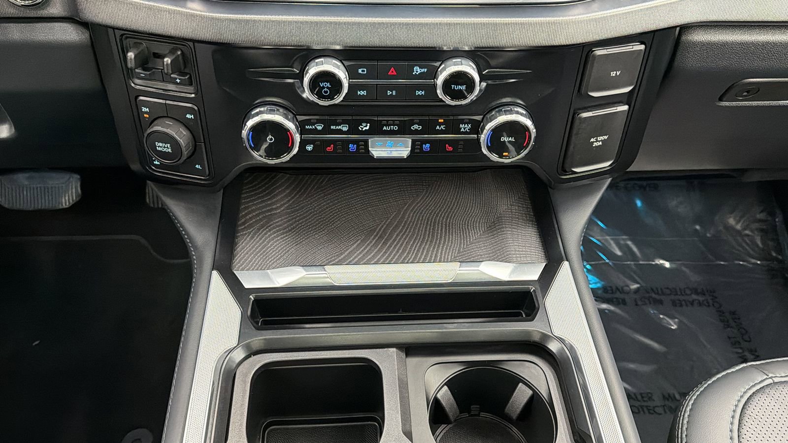 Used 2025 Ford F250 Platinum image 25