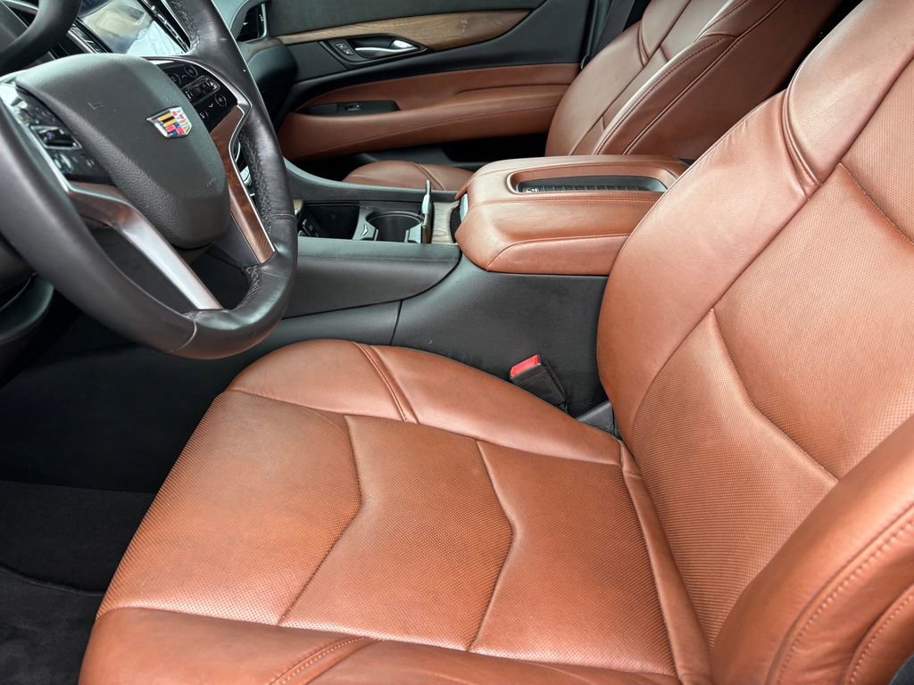 Used 2020 Cadillac Escalade Luxury RWD image 10