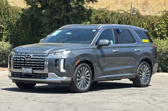 Used 2023 Hyundai Palisade Calligraphy w/ Cargo Package FWD image 8
