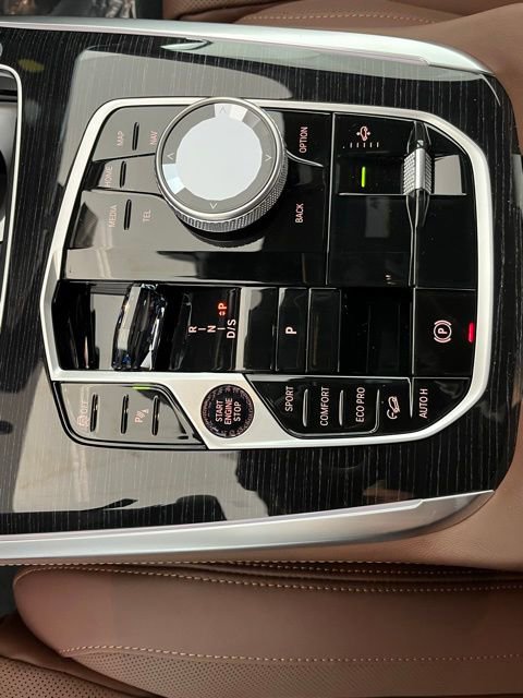 New 2026 BMW X7 M60i image 13