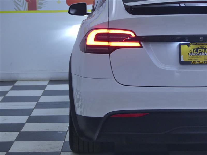 Used 2025 Tesla Model X image 28