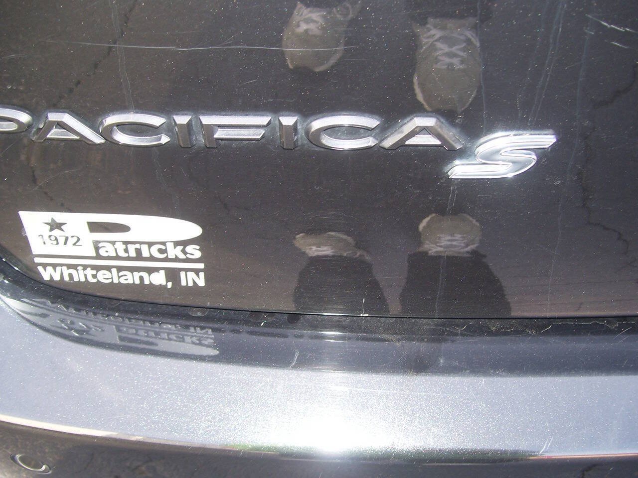 Used 2018 Chrysler Pacifica Limited w/ S Appearance Package FWD image 16