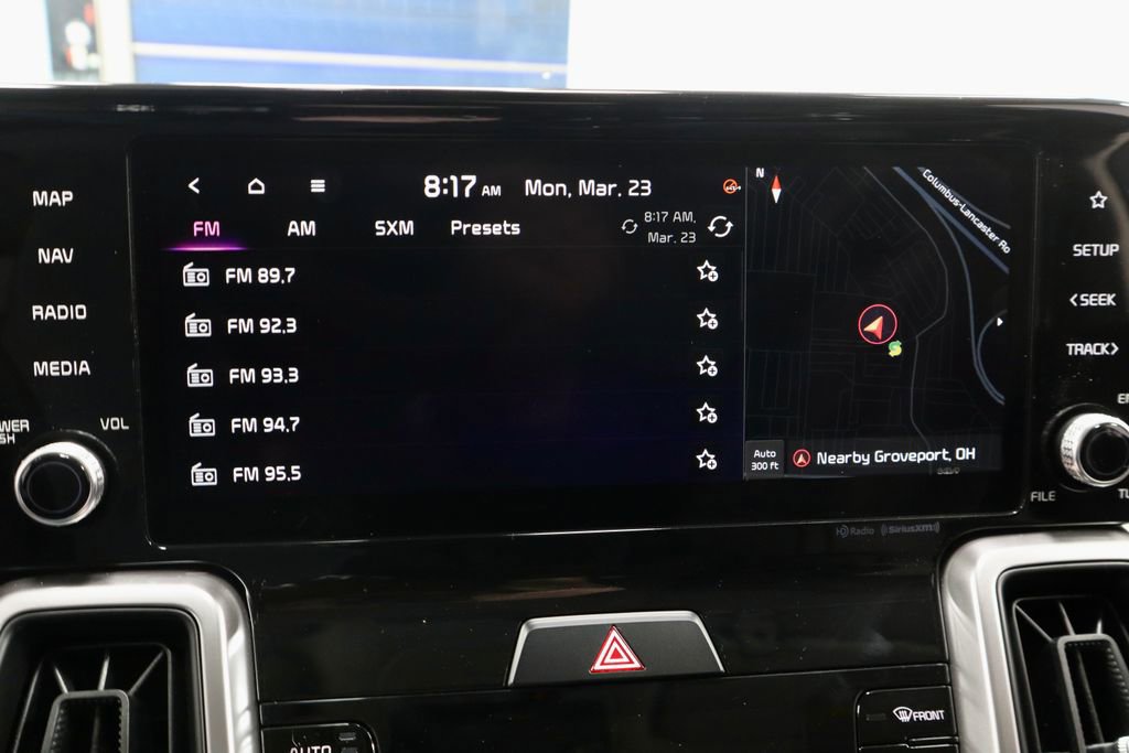 Used 2023 Kia Sorento S w/ Panoramic Sunroof Package image 4