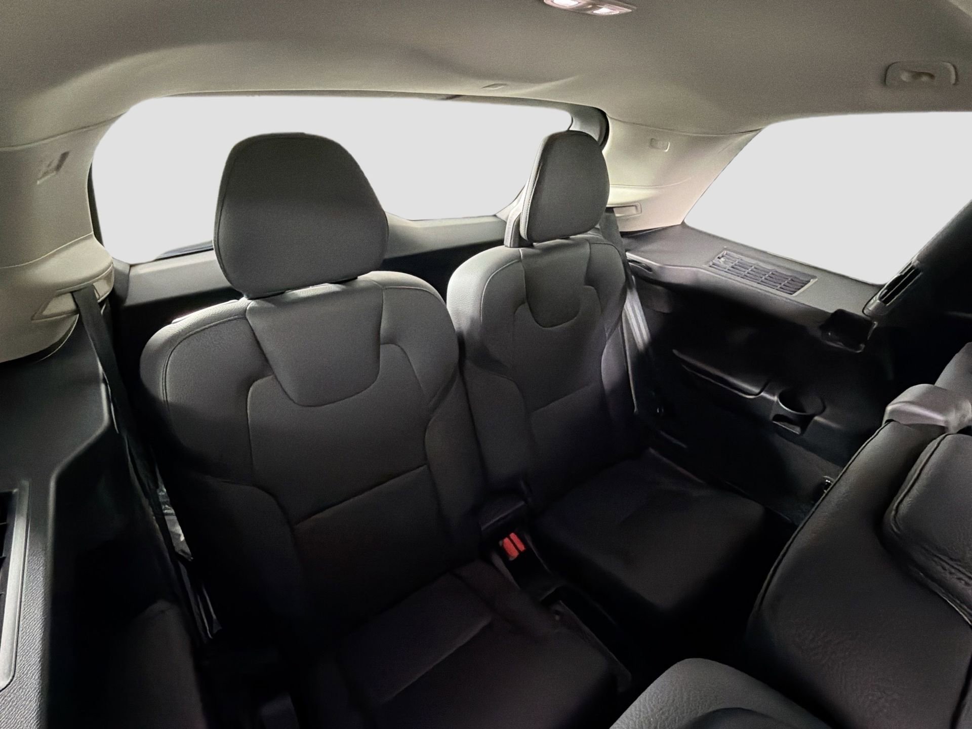Certified 2024 Volvo XC90 B5 Plus w/ Protection Package Premier AWD/4WD image 28