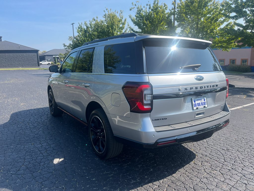 Used 2024 Ford Expedition Limited AWD/4WD image 7