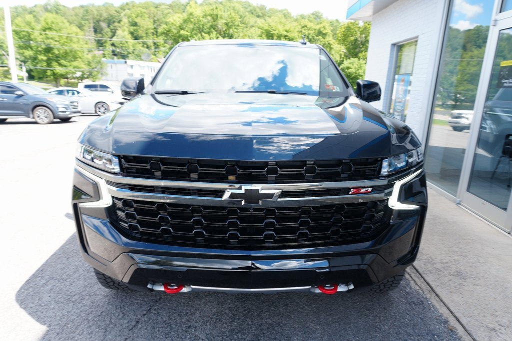 Used 2022 Chevrolet Suburban Z71 w/ Luxury Package image 2