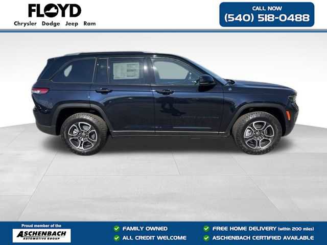 New 2024 Jeep Grand Cherokee Trailhawk w/ Advanced Protech Group II image 2