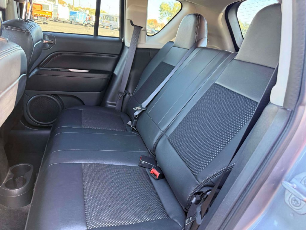 Used 2017 Jeep Compass Latitude AWD/4WD image 11