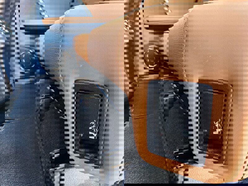 Used 2022 Lexus RX 350L w/ Premium Package image 82