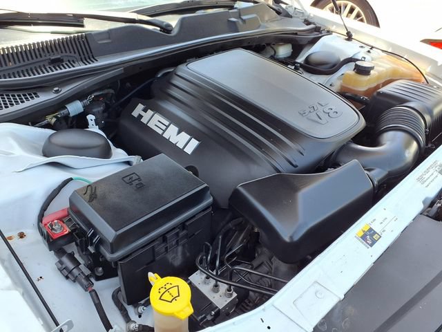Used 2014 Dodge Challenger R/T RWD image 10