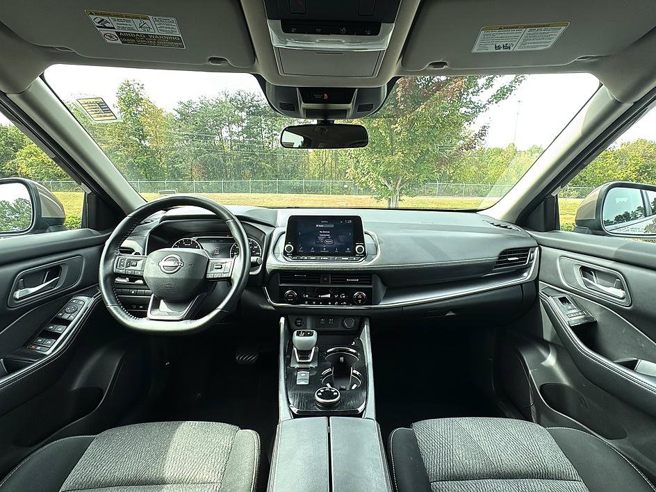 Certified 2025 Nissan Rogue SV AWD/4WD image 28