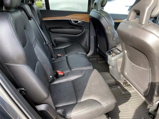 Used 2021 Volvo XC90 T6 Momentum w/ Advanced Package image 21