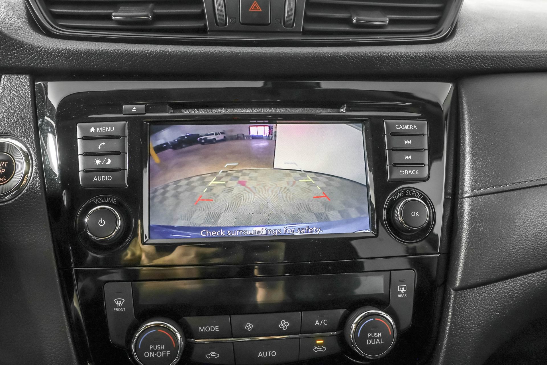 Used 2019 Nissan Rogue SV image 8