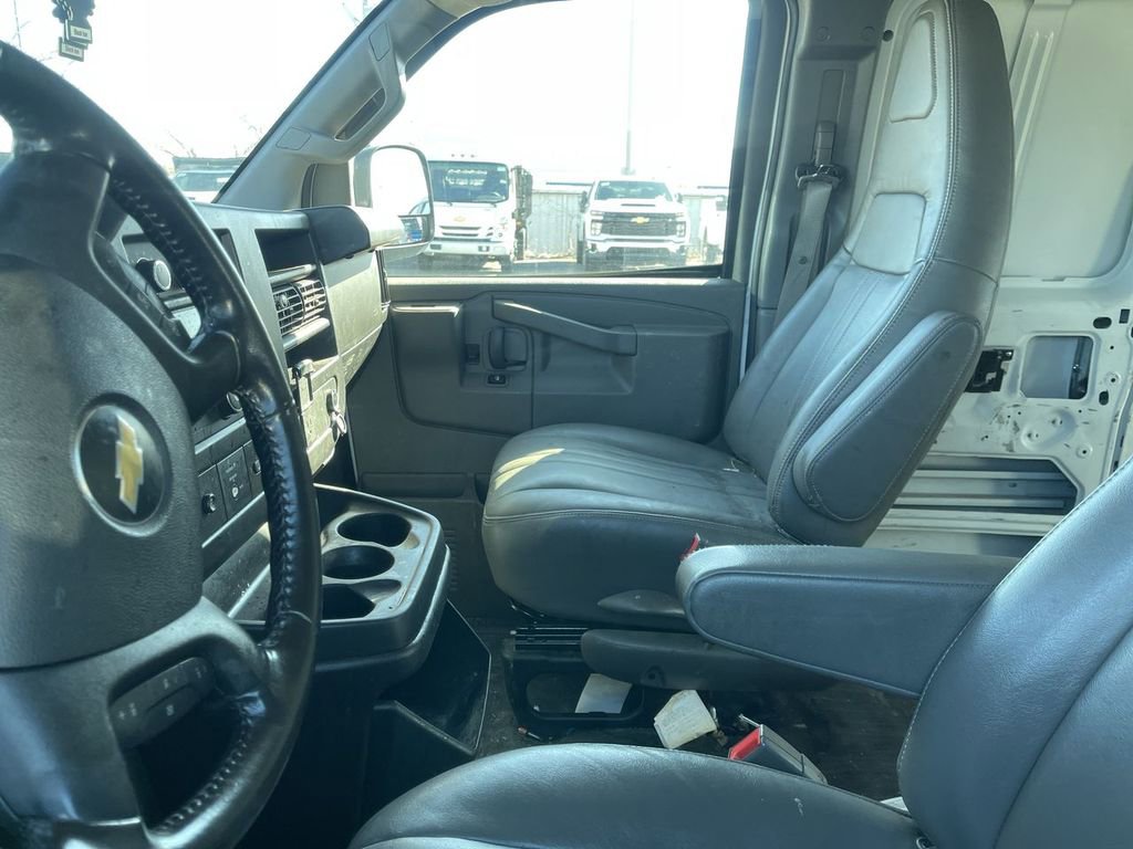Used 2022 Chevrolet Express 2500 Extended w/ Driver Convenience Package image 3
