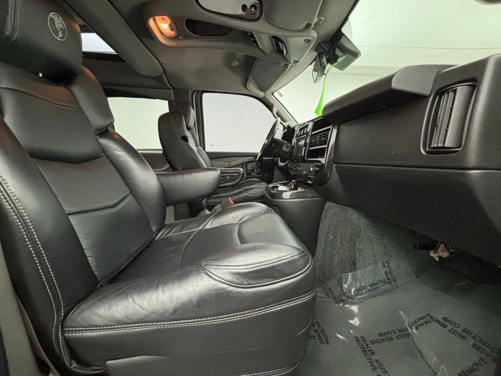 Used 2020 Chevrolet Express 2500 Extended w/ Enhanced Convenience Package image 23